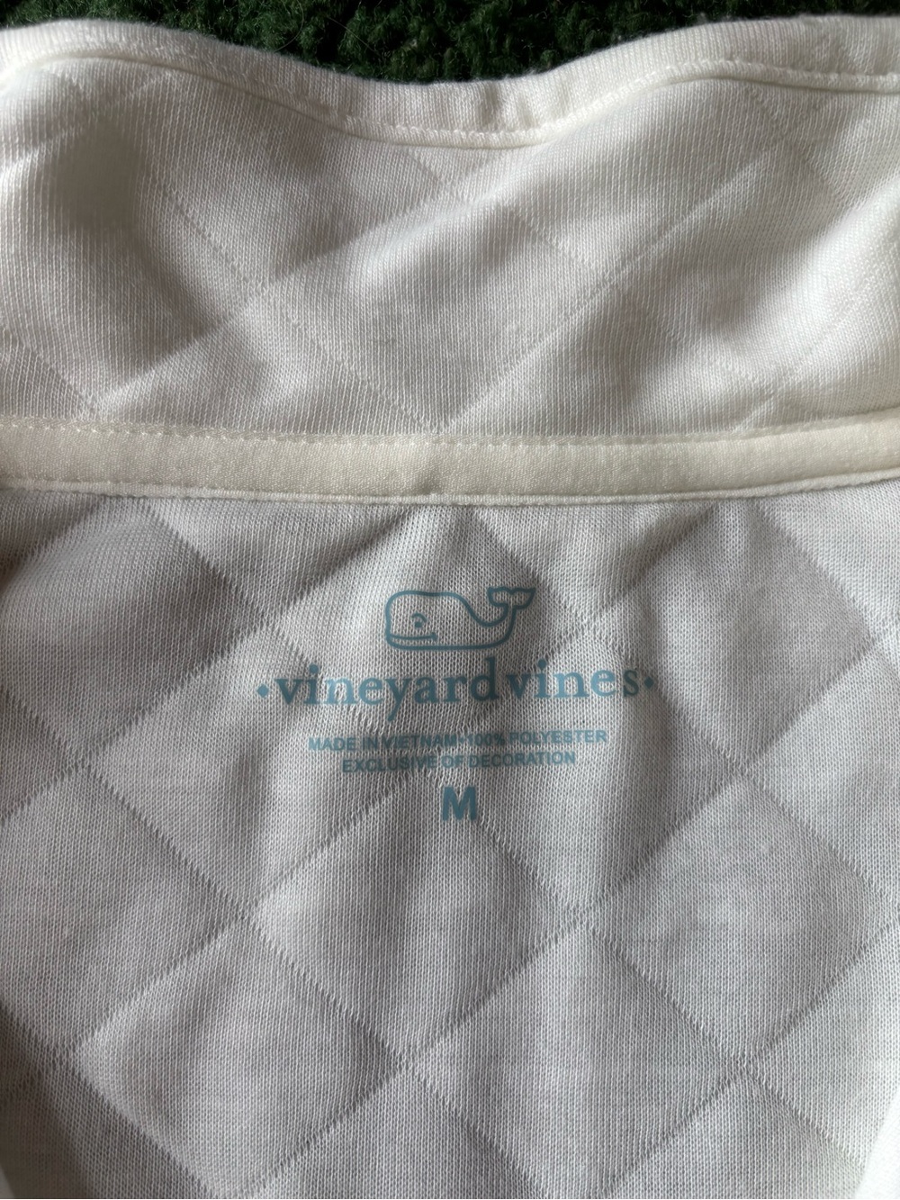 Vineyard Vines White Quilted Pullover with Blue Logo - Picture 2 of 4